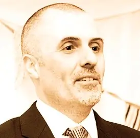 Dr. Simon Moores